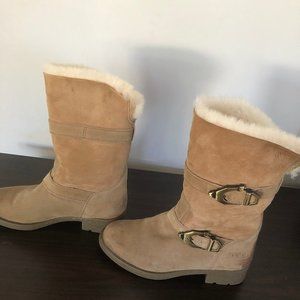 UGG Chestnut Snow boot Size 7
